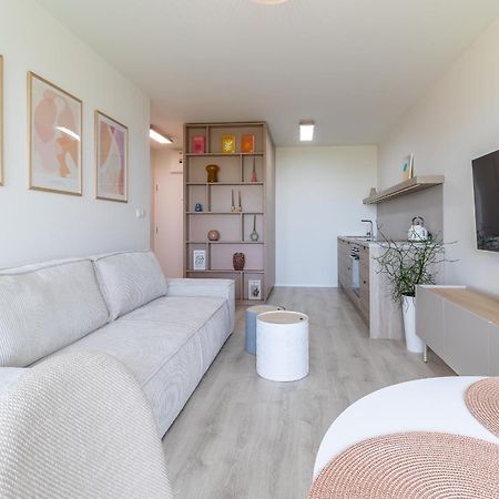 Cozy Apartment Near City Centrum And Bratislava Airport Buitenkant foto