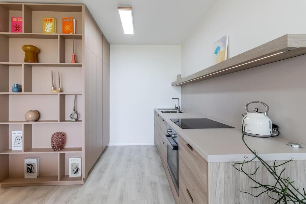 Cozy Apartment Near City Centrum And Bratislava Airport Buitenkant foto