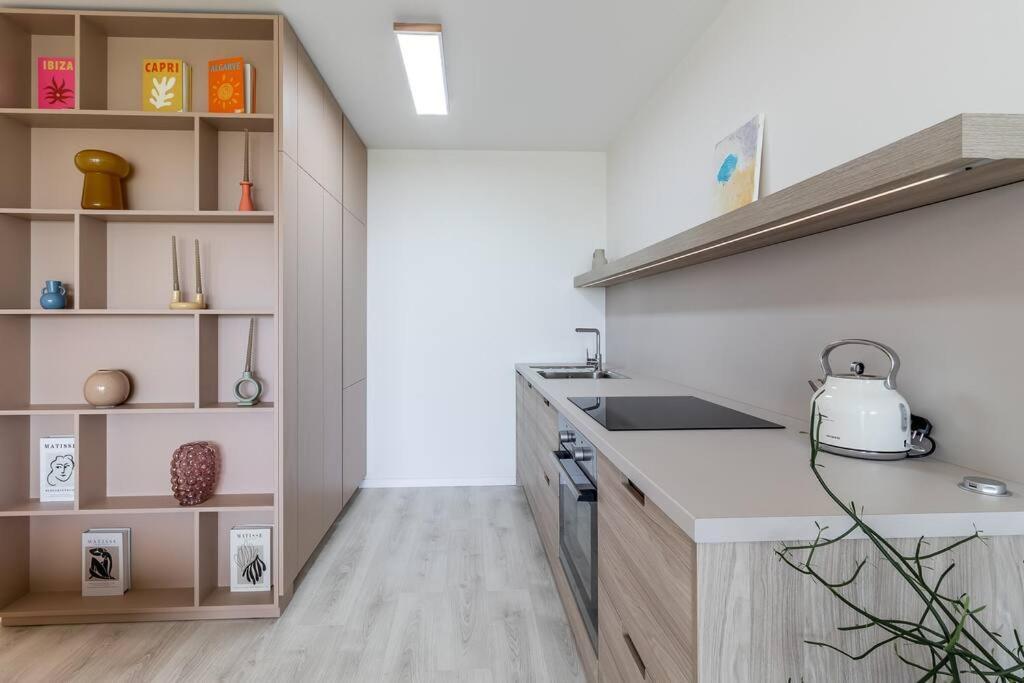 Cozy Apartment Near City Centrum And Bratislava Airport Buitenkant foto