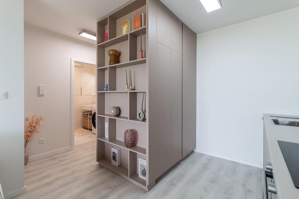 Cozy Apartment Near City Centrum And Bratislava Airport Buitenkant foto